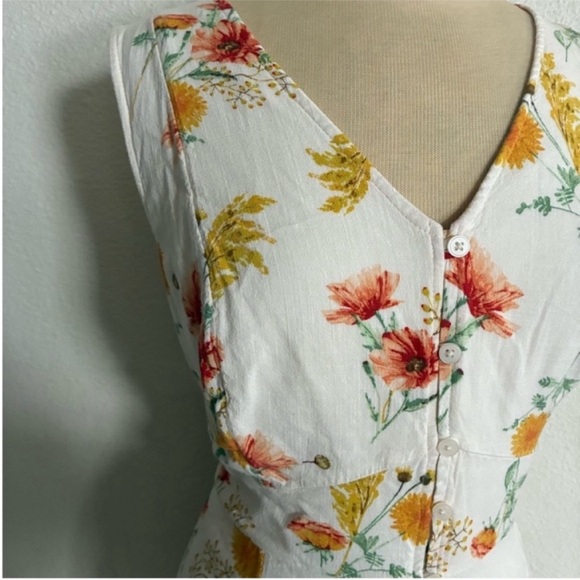 Torrid white floral top - Picture 3 of 6